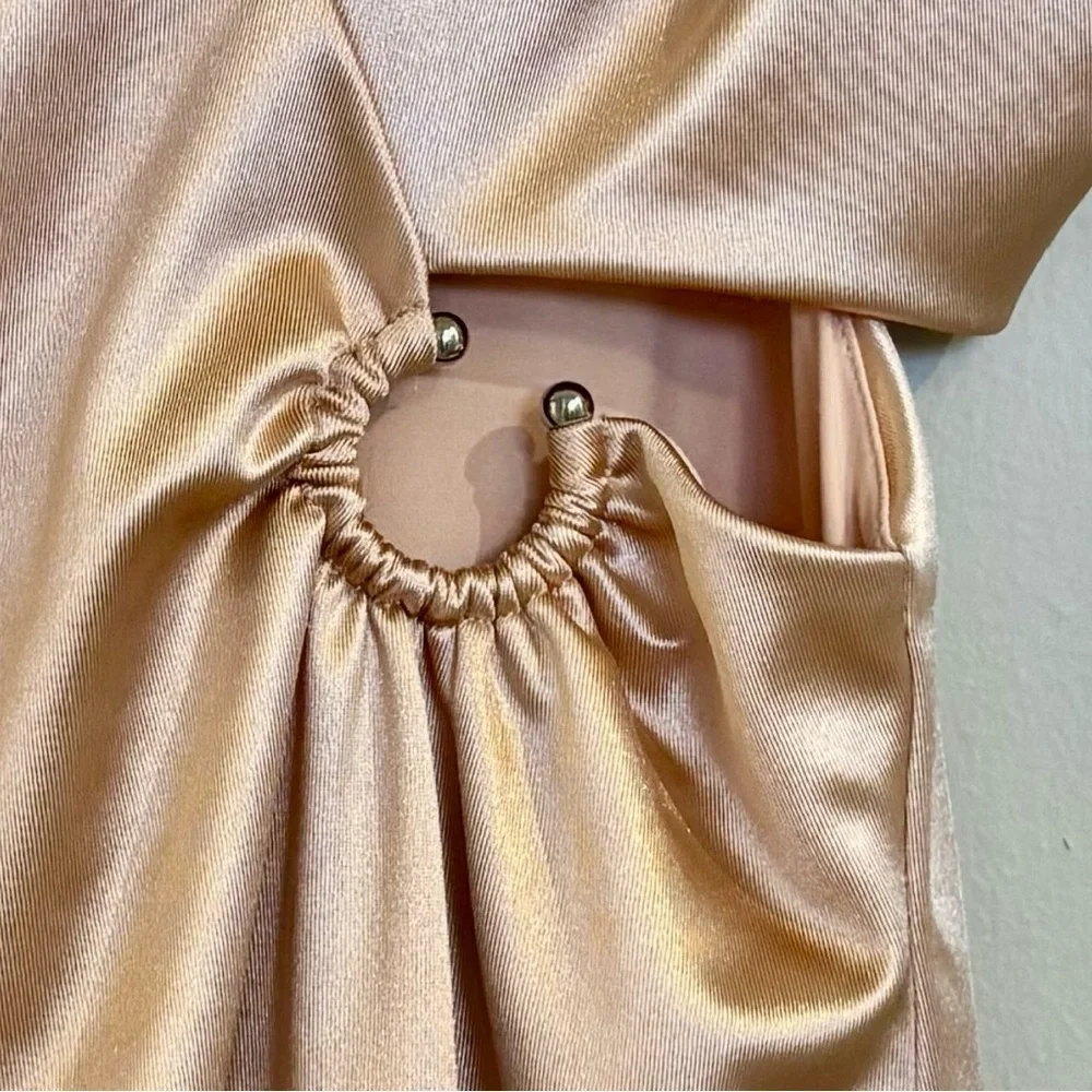 Guess| Y2K Blush Satin Sexy Mini Dress w/Ring Detail & Side Cut Out Sz XS - Picture 5 of 8